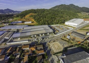 Empresa Real Vidros, de Jaraguá do Sul, está contratando