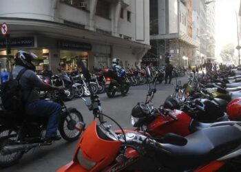 Mais da metade dos proprietários de motocicleta não tem habilitação