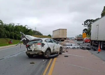 Jovem morre em acidente entre cinco veículos em Mafra