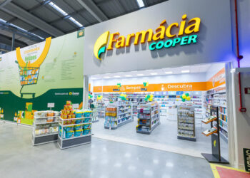 Farmácia Cooper completa 20 anos em Santa Catarina
