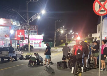 Motoboy morre em acidente com carro que invadiu a contramão em Barra Velha