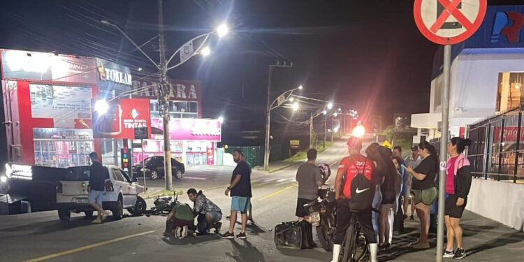 Motoboy morre em acidente com carro que invadiu a contramão em Barra Velha