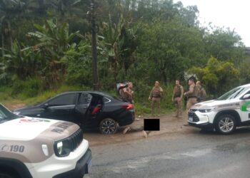 Homem que assaltou mulher em Jaraguá venderia veículo para pagar dívida com facção criminosa