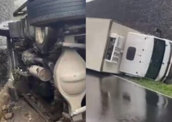 Caminhão tomba e causa vazamento de combustível na Serra de Corupá