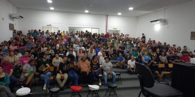 Comunidade e pais vão cobrar Governo do Estado após Colégio Militar se instalar definitivamente na Escola Darci Franke Welk, em Jaraguá