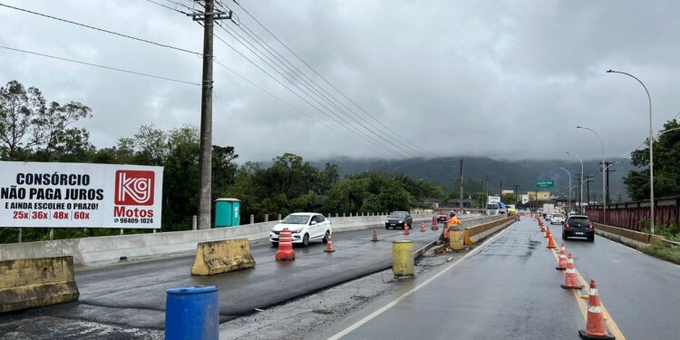 Faixa é liberada na nova Ponte do Portal, entre Jaraguá do Sul e Guaramirim