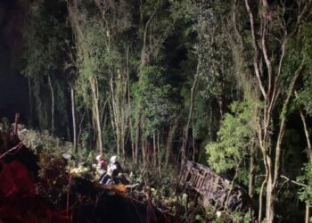 Van da banda Nave Som sofre grave acidente em SC