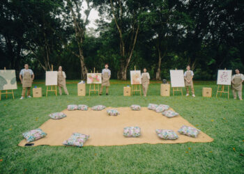 Lez a Lez leiloa obras criadas por artistas da têxtil Lunelli em prol do Outubro Rosa
