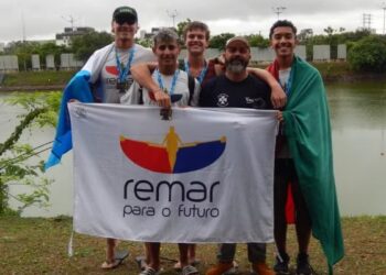 Vítimas do acidente entre van e carreta no Paraná são identificadas