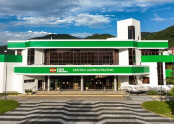 Governo do Estado anuncia pagamento da segunda metade do 13º salário aos servidores públicos