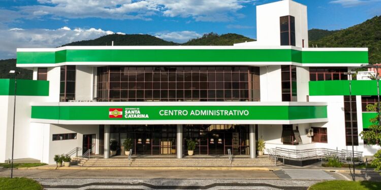 Governo do Estado anuncia pagamento da segunda metade do 13º salário aos servidores públicos