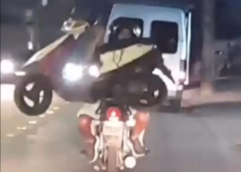 Motociclista é flagrado carregando moto na garupa em Joinville