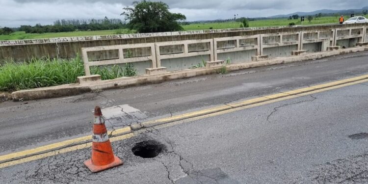 Trânsito da BR-280 é alterado para obras de reparo em Guaramirim