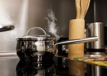 Utensílio de cozinha que você usa e é cancerígeno, segundo OMS