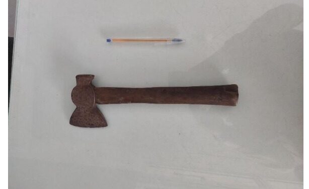 Homem que deu machadada em mulher em Guaramirim estava sendo procurado por estupro, roubo e sequestro