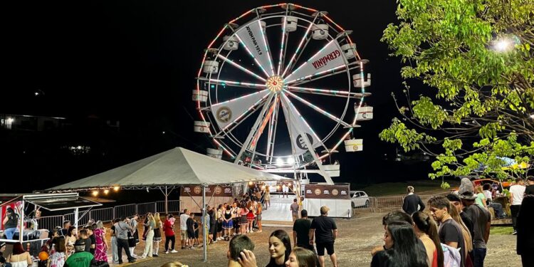 Roda gigante tem boa procura no primeiro fim de semana da Schützenfest