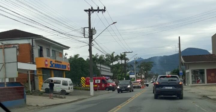 Após perseguição e acidente, três pessoas são presas em tentativa de fraude bancária em Schroeder