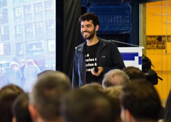 Ex-engenheiro da Tesla vem a Jaraguá do Sul para palestra gratuita