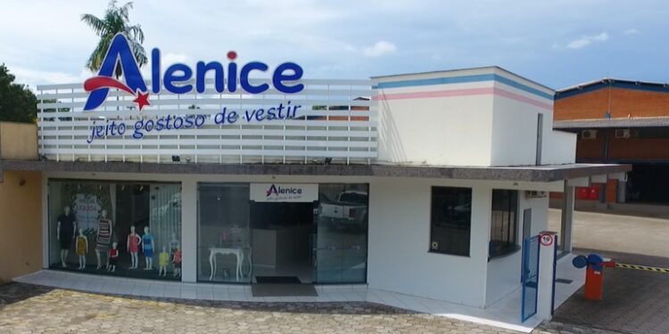 Mega Black Alenice Store começa amanhã (22) com peças a partir de R$ 9,90
