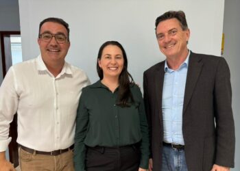 Jeanine De Paula é o primeiro nome do secretariado de Adriano e Dênis a ser divulgado