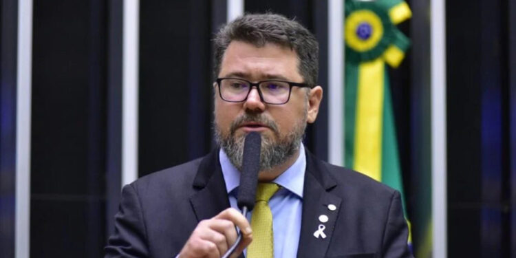 Deputado federal sugere acabar com feriados no Brasil