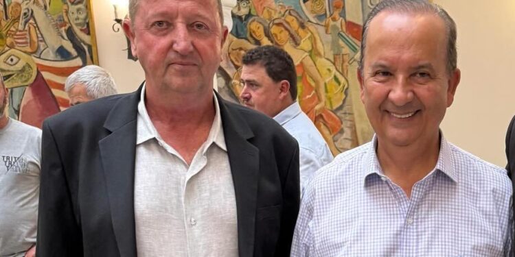 Prefeito eleito de Massaranduba se encontra com governador