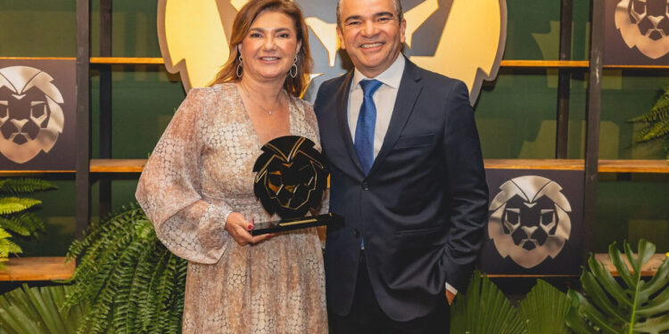 Lunelli vence Prêmio Líderes 2024 na categoria Liderança Empresarial do ano