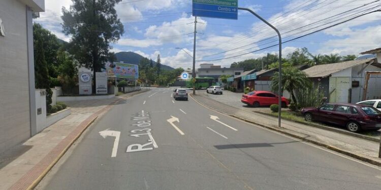 Trecho da Rua 13 de Maio, em Jaraguá do Sul, estará em meia pista nesta sexta-feira (1º)