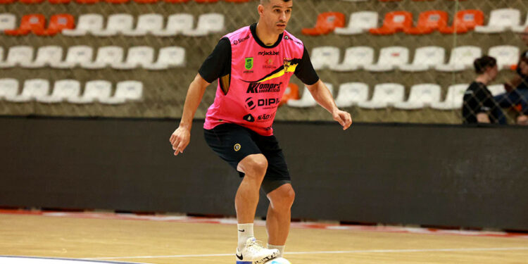 Com sonho do penta, Jaraguá Futsal enfrenta Praia Clube na final da Liga Nacional de Futsal