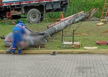 Eletricista morre em Joinville e homem grava vídeo revoltado: “Trabalhando com o corpo do lado como se fosse um cachorro”