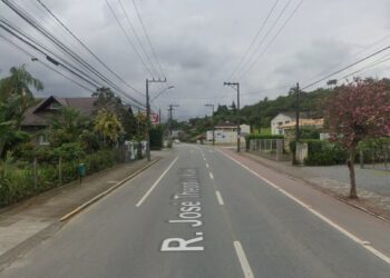 Trecho da Rua José Theodoro Ribeiro estará em meia pista nesta sexta-feira (13)
