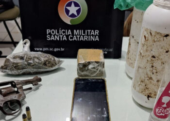 Polícia Militar apreende drogas e arma de fogo em Jaraguá do Sul