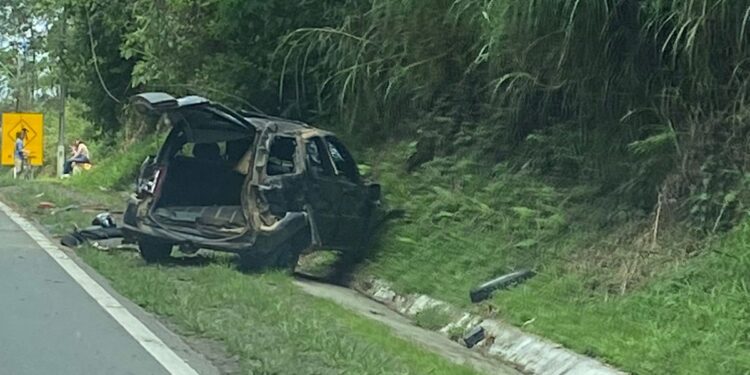 Dois veículos batem em Jaraguá do Sul