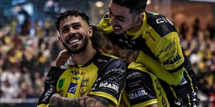 Jaraguá vence o Joinville no jogo de ida da decisão do Catarinense
