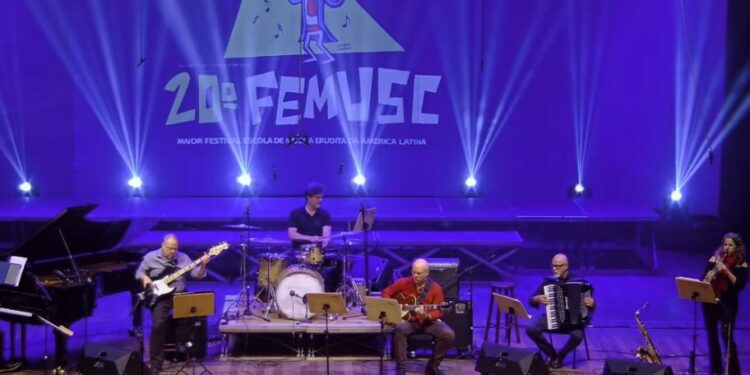 Noite de abertura do 20º Femusc emociona e encanta o público
