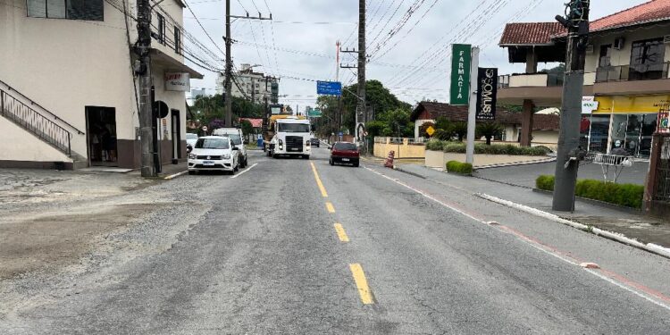 Trecho das ruas Jorge Czerniewicz e Roberto Ziemann terá interdição a partir desta quinta-feira (23)