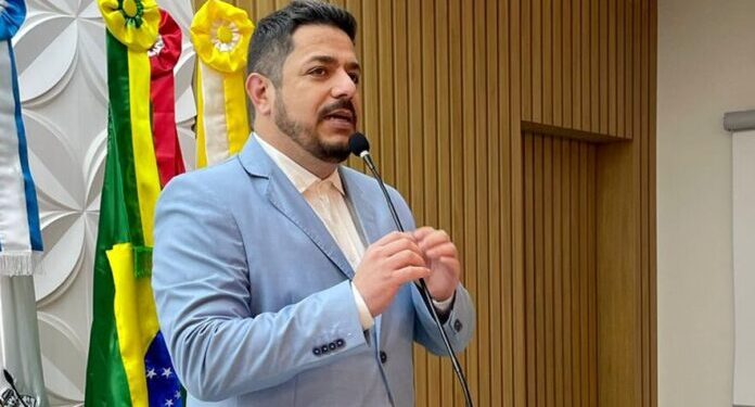 Prefeito de Penha declara calamidade pública financeira e anuncia medidas