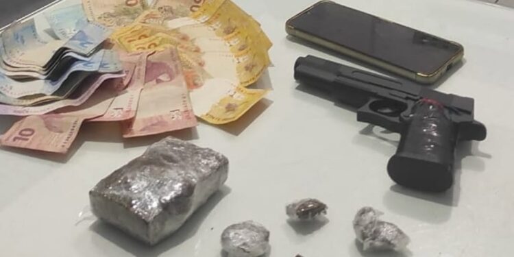 Homem é detido por tráfico de drogas em Jaraguá do Sul