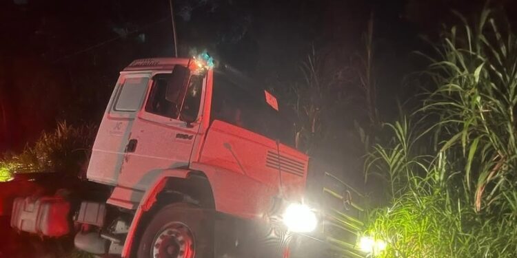 Caminhão furtado é recuperado após perseguição policial em Jaraguá do Sul