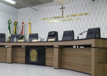 Ao vivo: Câmara analisa pedido de impeachment contra prefeito de Jaraguá do Sul