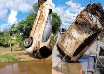 Carro é removido do rio 20 dias após acidente em Araquari