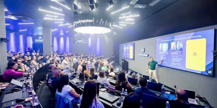 Empresa jaraguaense leva inteligência artificial ao cotidiano corporativo de empresas de todo o Brasil