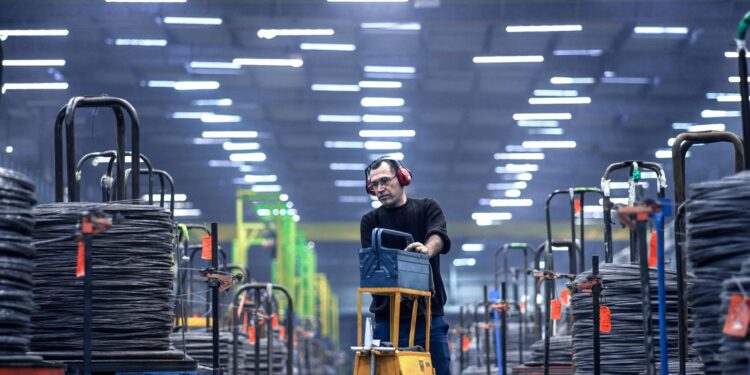 Santa Catarina gera 106,4 mil vagas de emprego em 2024