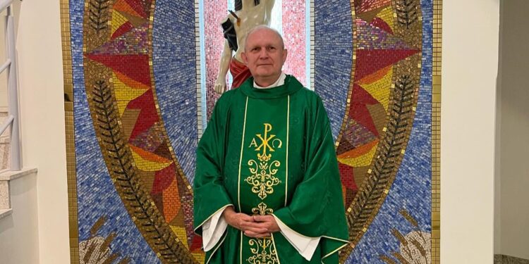 Padre Hélio Feuser se despede da Igreja Matriz São Sebastião de Jaraguá do Sul