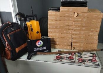Escola de Corupá é furtada, 25 notebooks são levados e dois homens são presos
