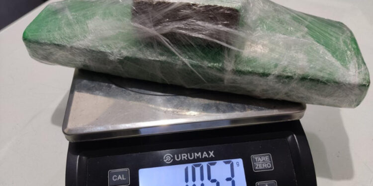 Polícia Militar prende casal por tráfico de drogas em Schroeder