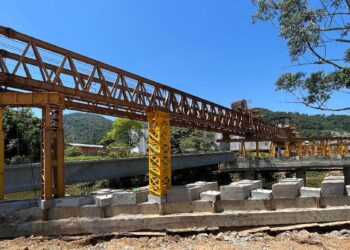 Inicia o lançamento das vigas de nova ponte em Jaraguá do Sul
