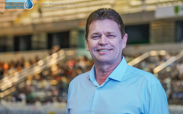 Onésimo Sell assume presidência da Assemae SC com foco na inovação e fortalecimento do saneamento