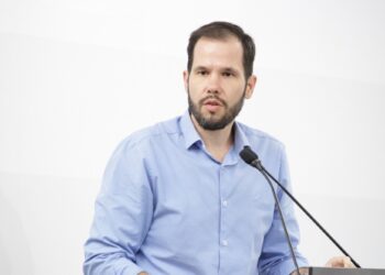 Vereador Almeida cobra melhorias na entrada e saída de alunos de escola em Jaraguá do Sul