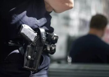 Vigilante atira na própria perna acidentalmente em Guaramirim